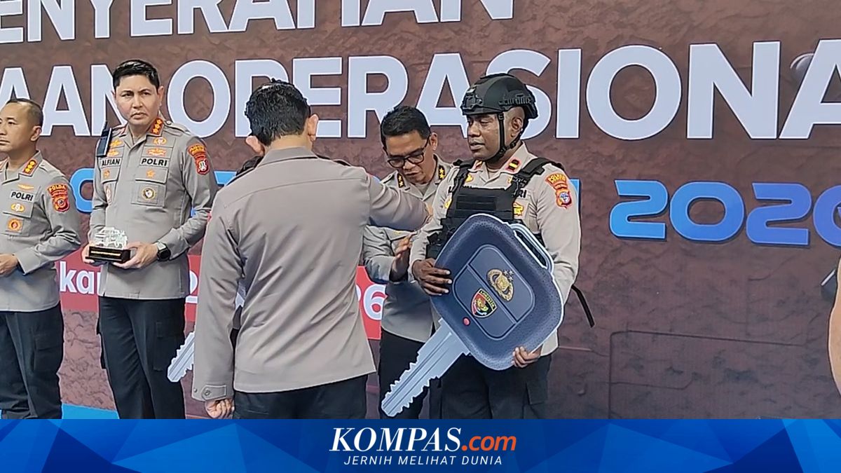 Police Prepare Arrow-Resistant Uniforms for Officers in Conflict Areas