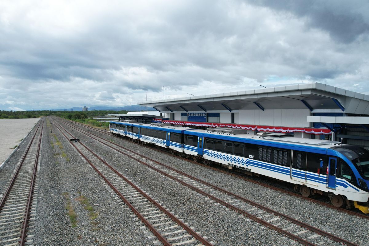Development of Railway Lines Outside Java Deemed Essential to Strengthen National Logistics