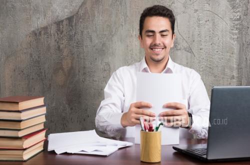 Working Alone Is No Longer Enough: Time for Employees to Return to University