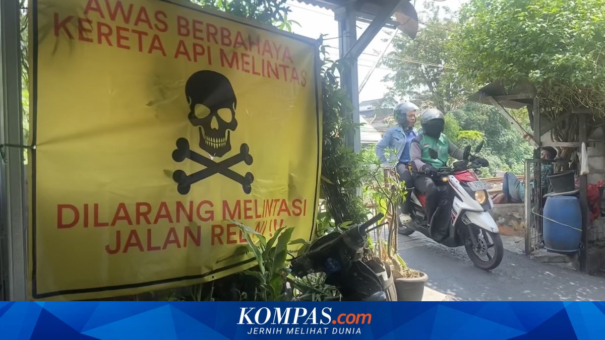 KAI to Close Unofficial Level Crossings in Tebet Area, South Jakarta