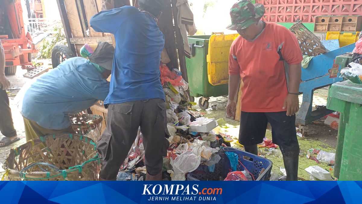DKI's Waste Sorting Programme Not Yet Optimal, Officers in Cilincing, North Jakarta, Still Working Repetitively