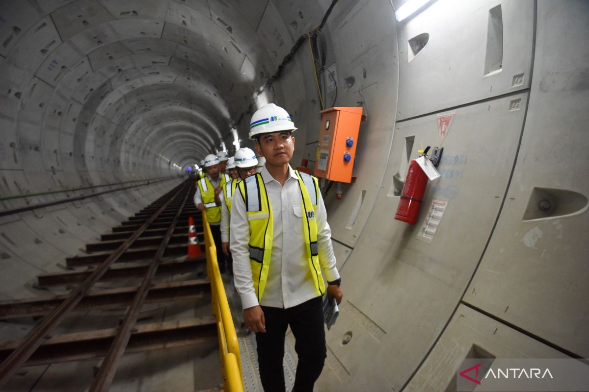 Indonesia pushes Jakarta MRT expansion to boost transit use