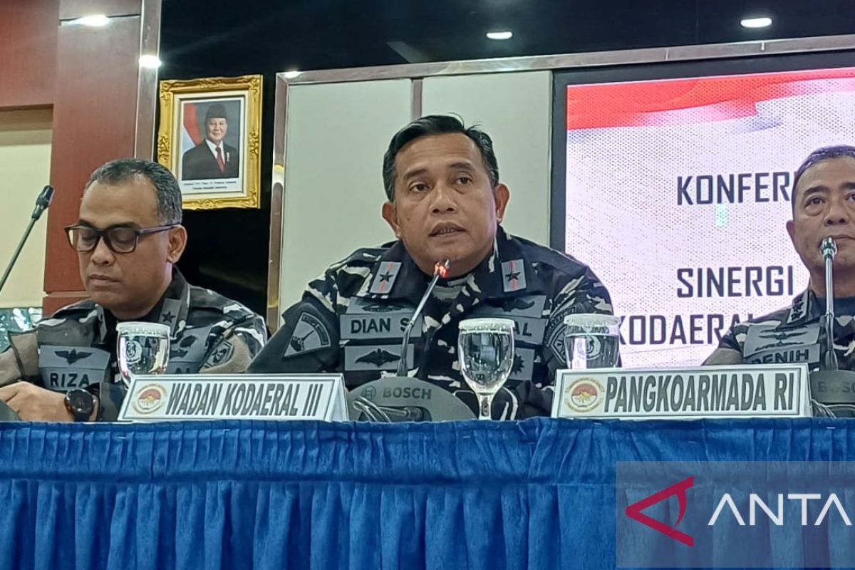 Indonesian Navy Thwarts Smuggling of 16 Tonnes of Illegal Tin Sand