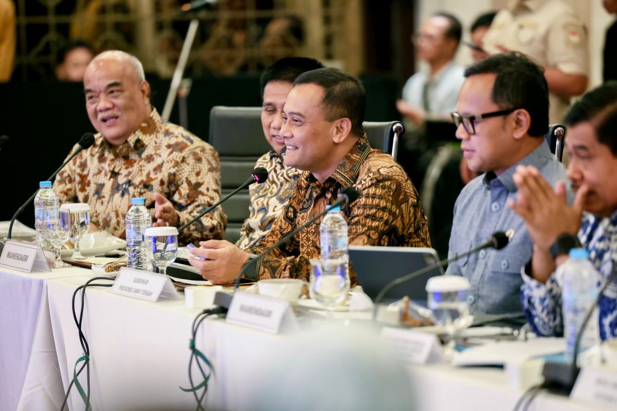 10 provinces strengthen cooperation in energy to waste management