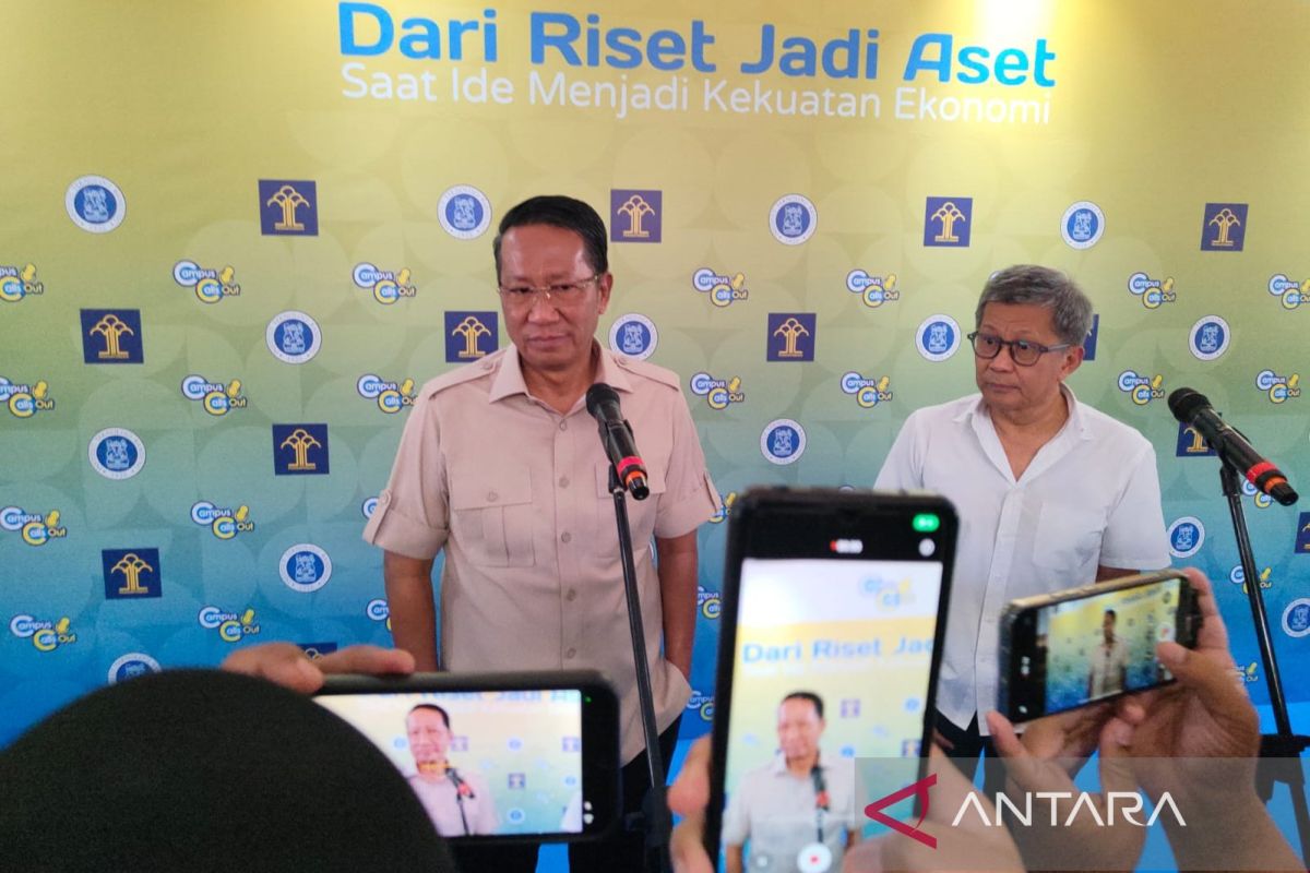 Law Minister Bridges Campus Research into New "Money Machine" for the Nation