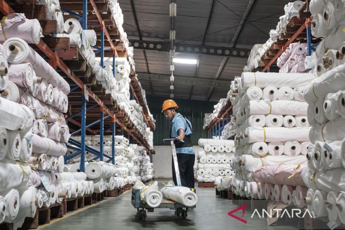 Economist urges reindustrialisation to expand formal employment opportunities
