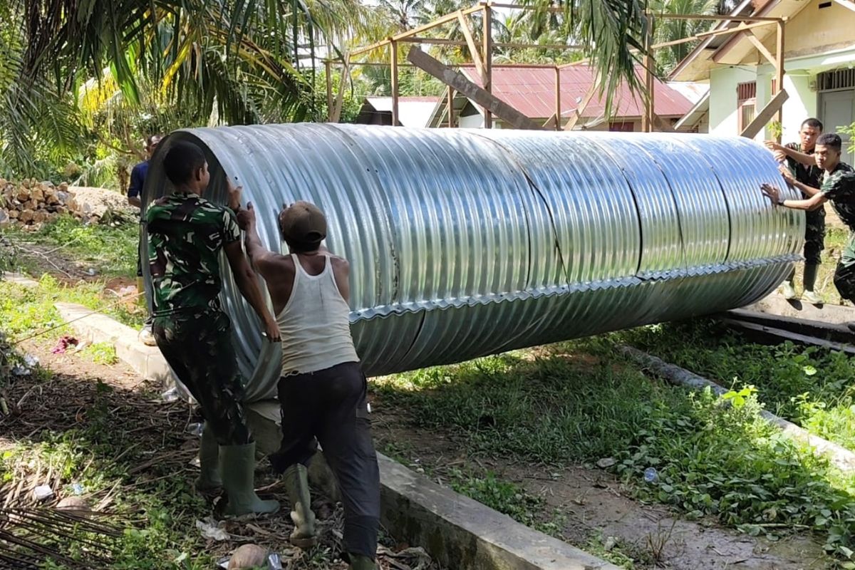 South Aceh Military District Command constructs eight Armco bridges to open up remote areas