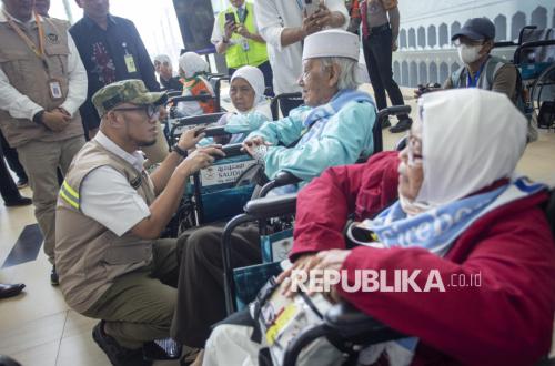 Hajj Pilgrims Urged Not to Overexert Themselves in Worship Ahead of Peak Hajj; Many Deaths Occur Among Ages 40-50