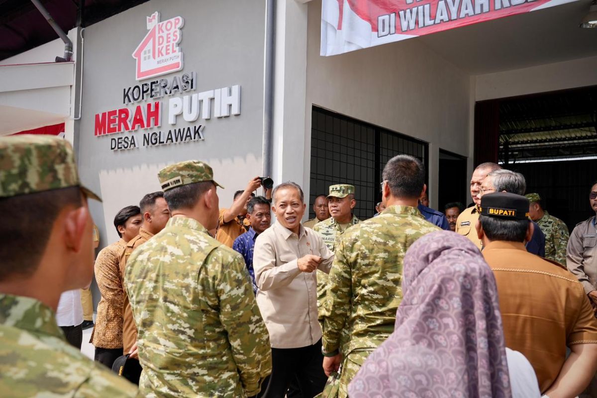 Government to Soon Launch 1,061 Red and White Village Cooperatives in Central and East Java