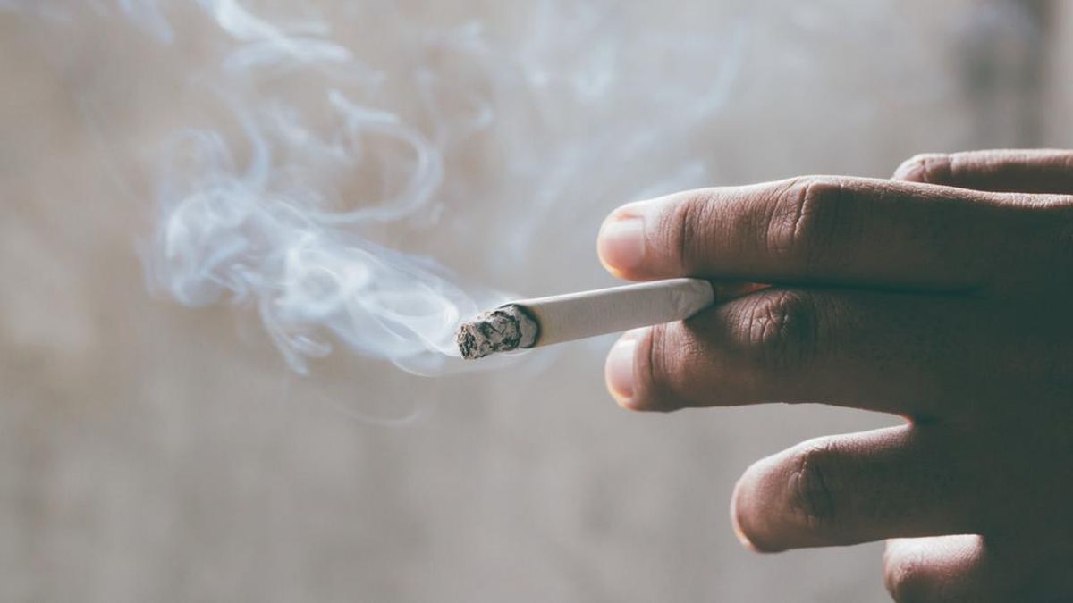 Jember DPRD Member Goes Viral for Smoking During Meeting, Gerindra Responds