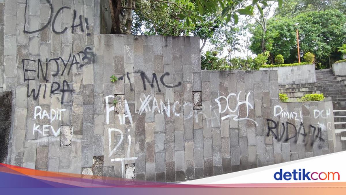 Lumintang City Park Becomes Target of Vandalism - Play Facilities Damaged