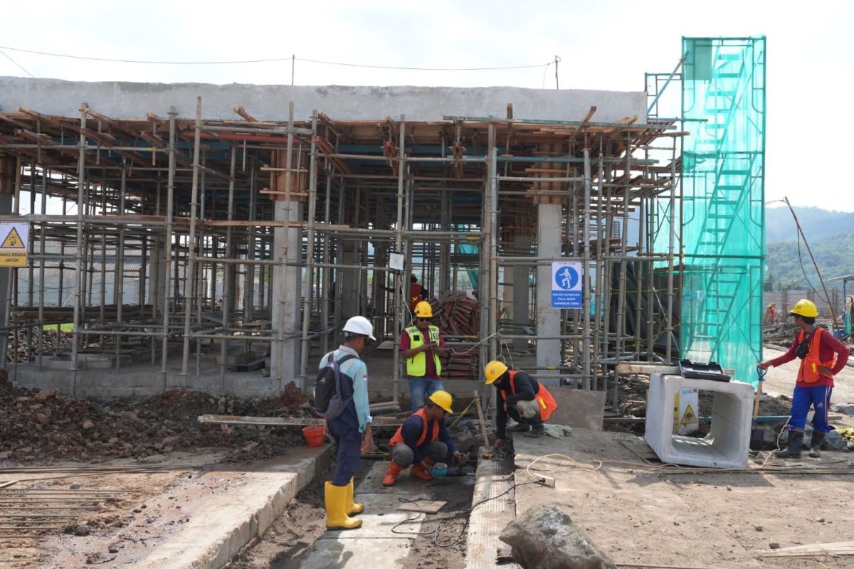 PU: Construction of People's Schools Absorbs Tens of Thousands of Workers