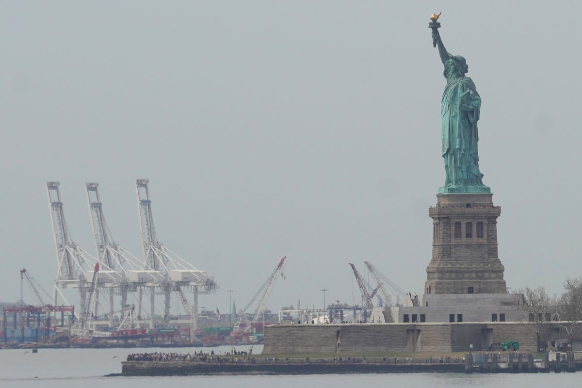 US CBP processes $35.46 billion Trump tariff refunds amid surging claims