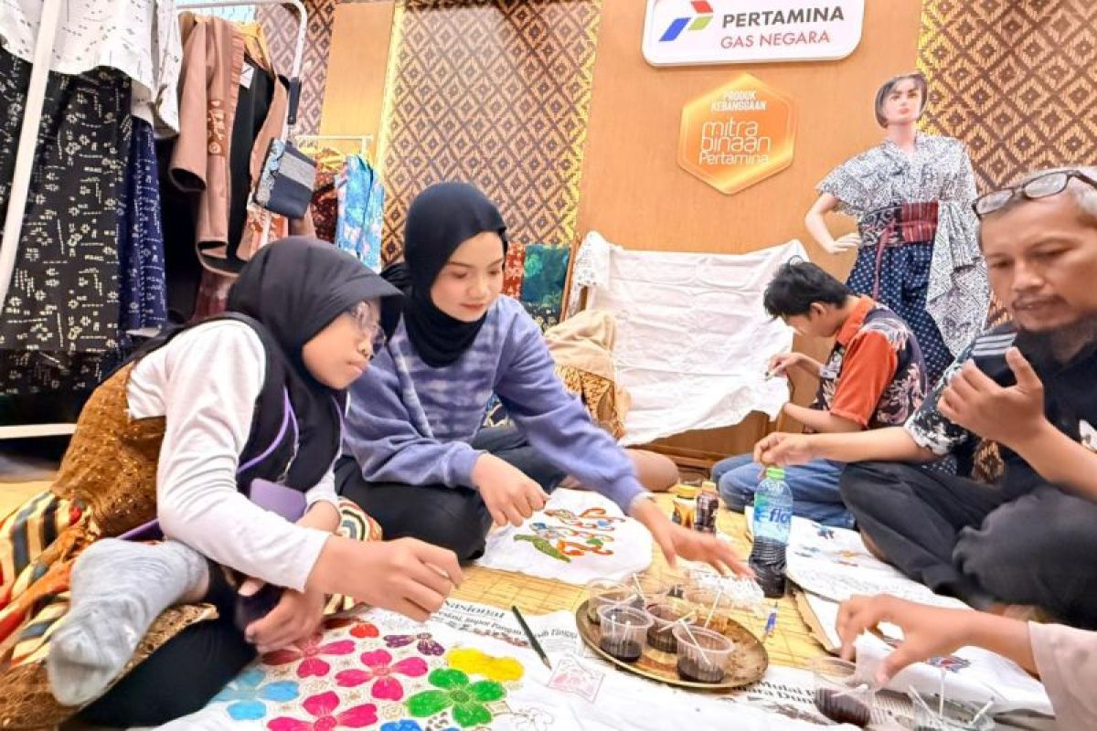 Through Batik, PGN Promotes Inclusive Economy for SMEs and People with Disabilities