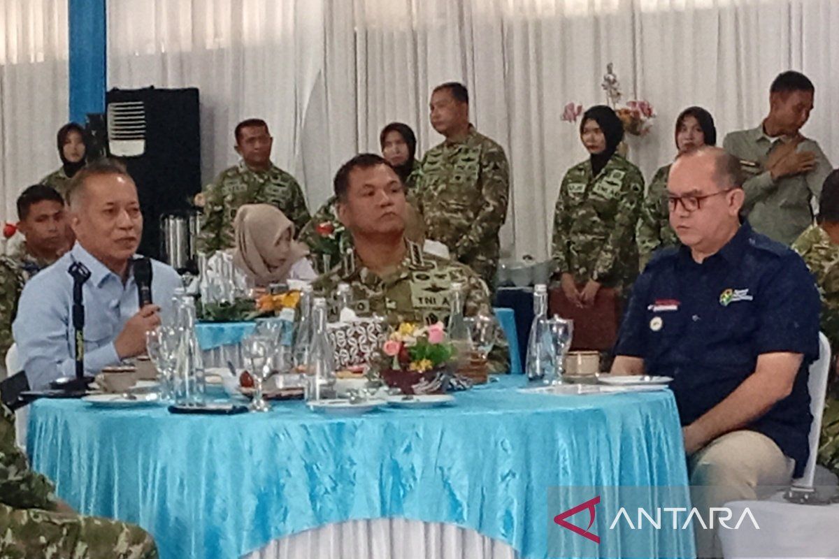 Minister of Cooperatives and TNI Deputy Commander Inspect Operational Readiness of Red and White Village/Urban Ward Cooperative in Banyumas