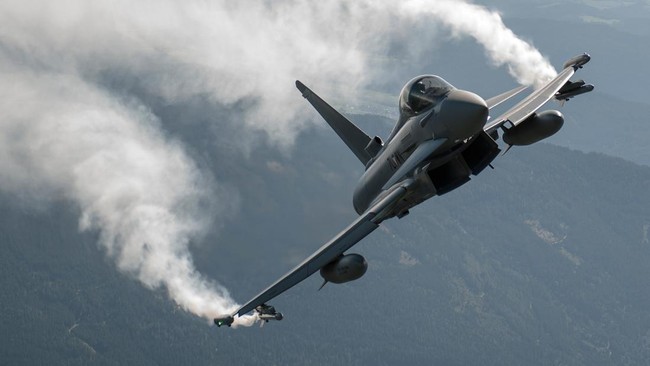 Outrage as European Fighter Jet Suddenly Pursues US Spy Plane