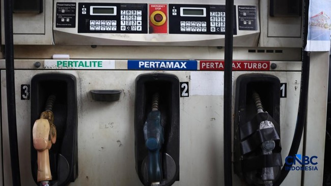 US Dollar Breaches Rp17,500: What About Indonesia's Fuel Prices? ESDM Speaks Out