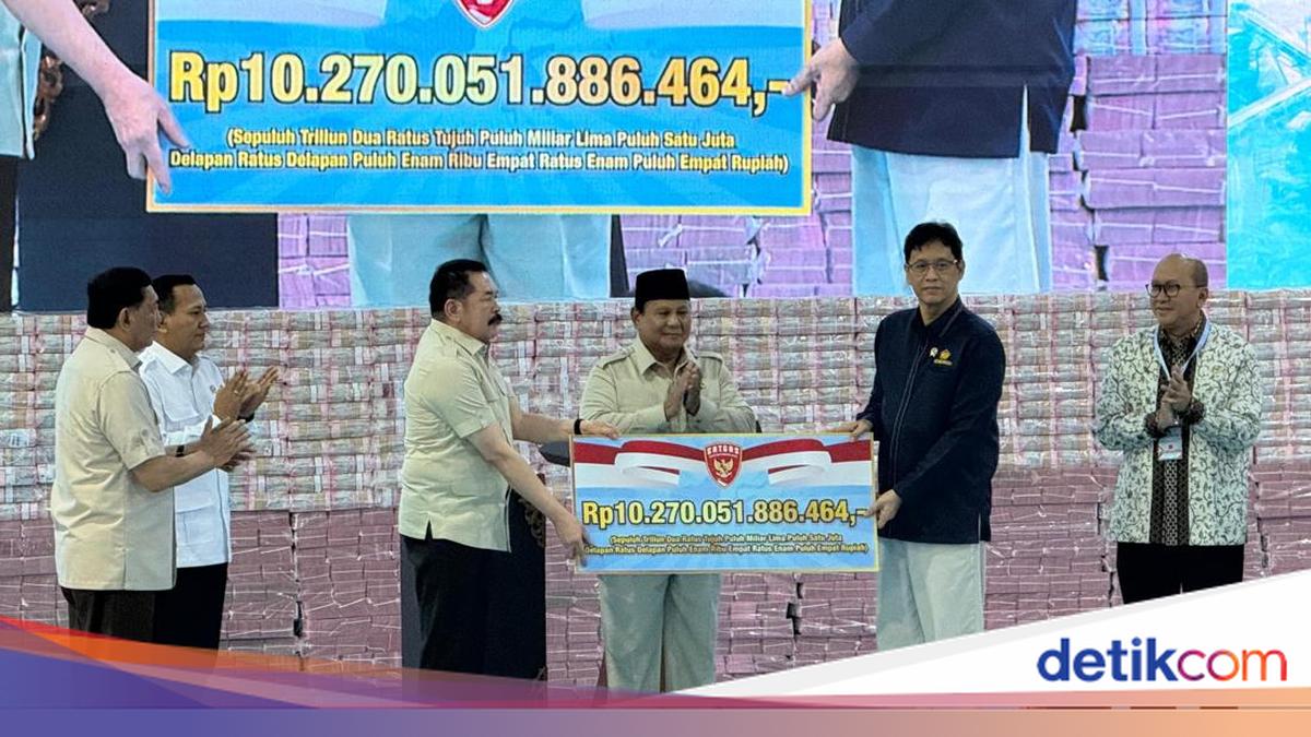 Witnessed by Prabowo, Attorney General Hands Over Rp 10.2 Trillion from Forest Case to Finance Minister