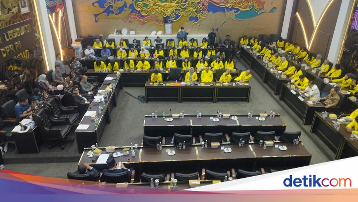 Questioned by Students, DPR Member: Does the Public Know What Asset Confiscation Means?