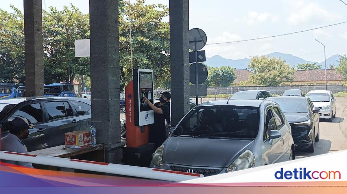 Jembrana Regency Responds to Controversy Over Vehicle Levies in Gilimanuk