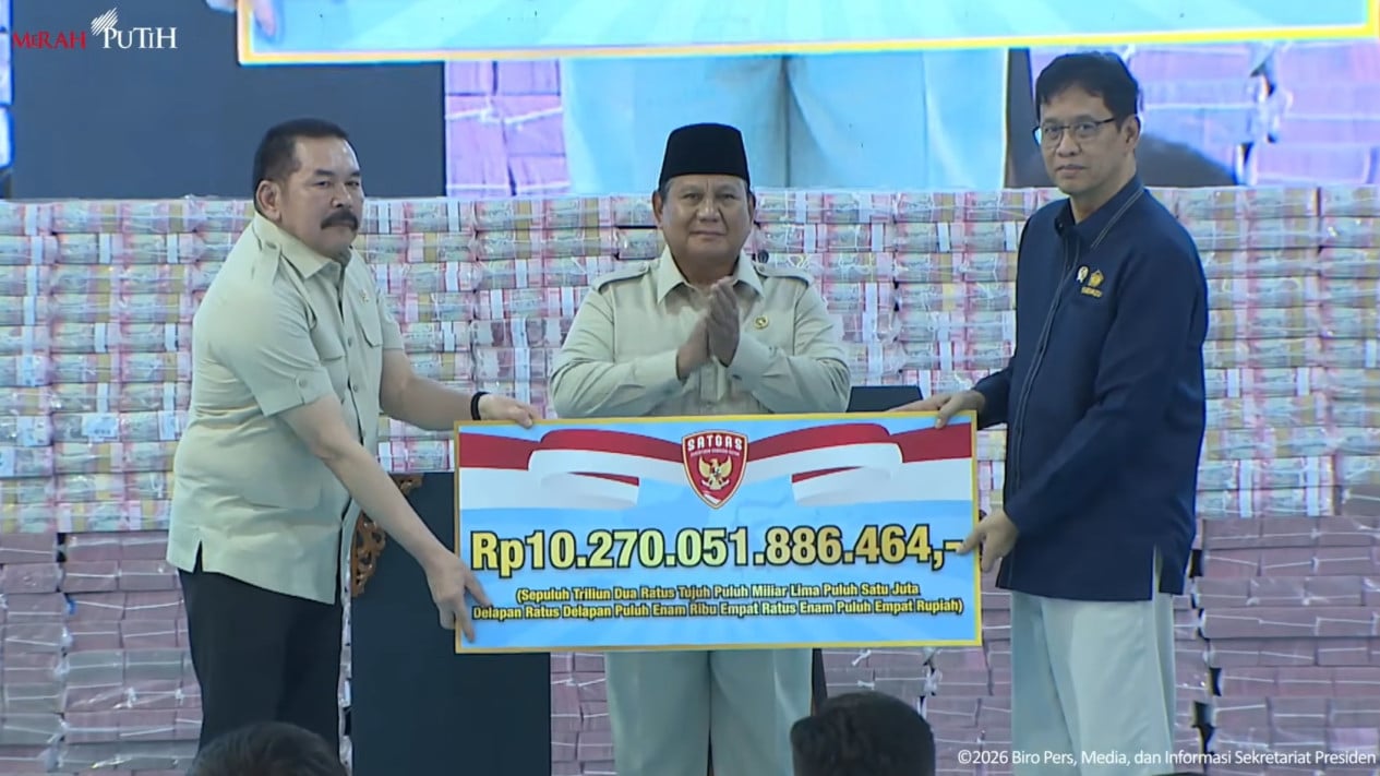 Witnessed by Prabowo, Attorney General Hands Over Rp10.2 Trillion and 2.3 Million Hectares of Land to Purbaya