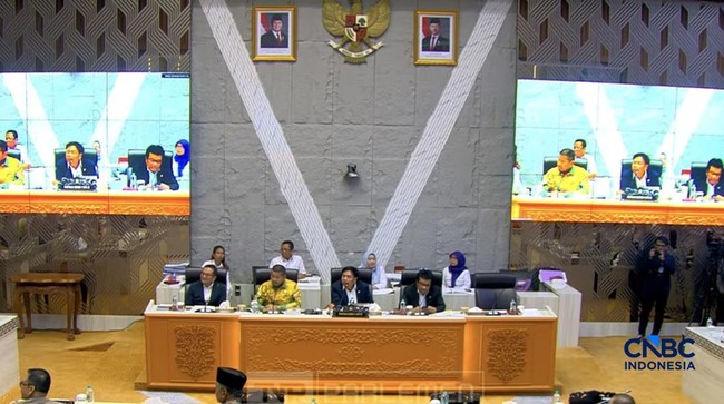 Transport Minister Absent, DPR Working Meeting on Argo Bromo vs KRL Collision Postponed
