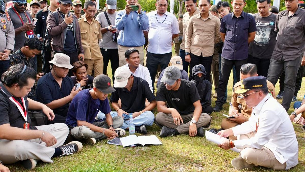 Central Kalimantan Governor Agustiar Follows Up on Aspirations of Students and Workers