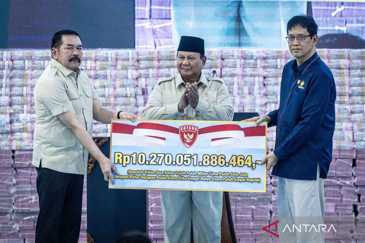President Prabowo Witnesses Handover of Rp10.27 Trillion to State Treasury
