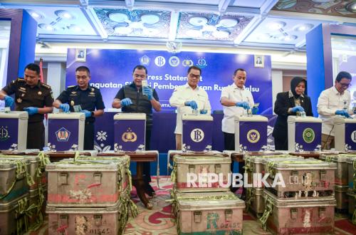 BI Destroys 466,000 Sheets of Counterfeit Money