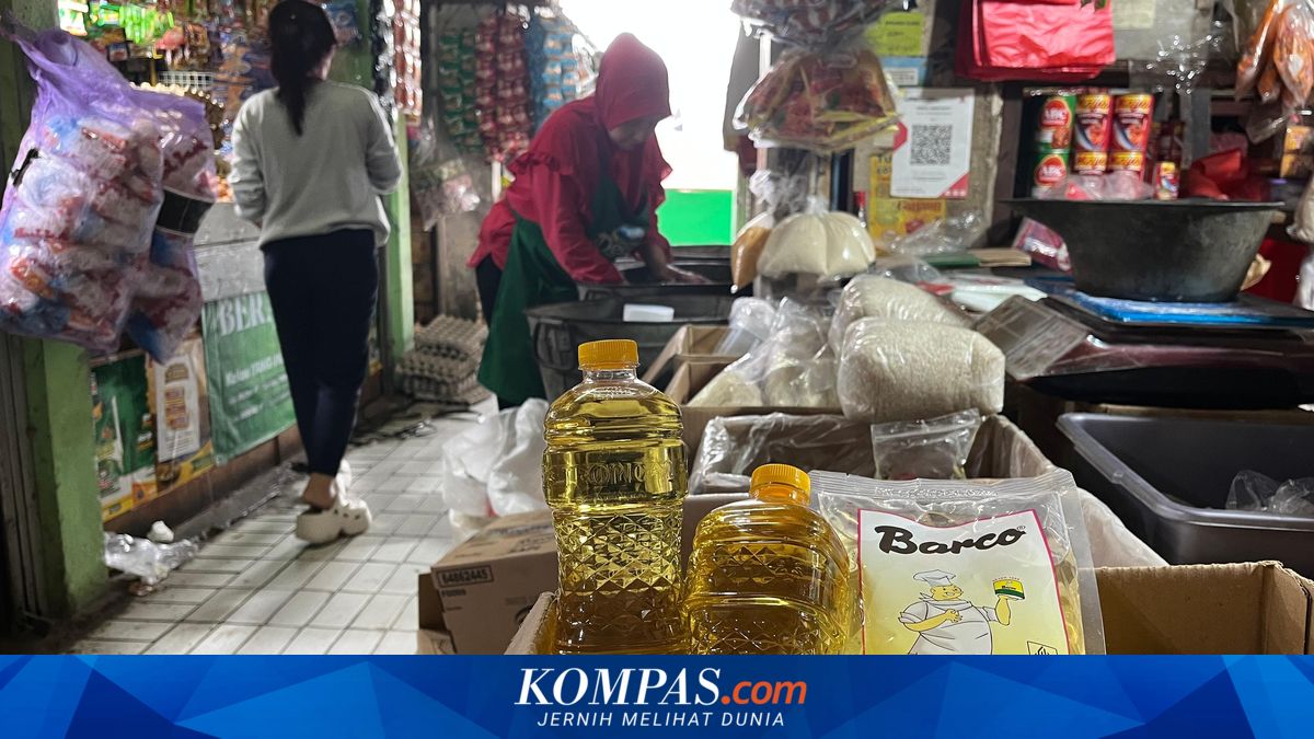 Cooking Oil Prices Soar, Residents Switch to Seeking Cheap Unbranded Options