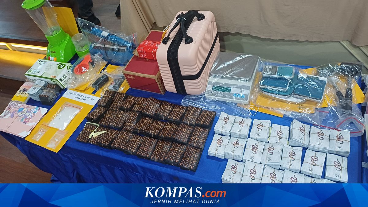 Police Bust Home-Based Happy Water Narcotics Industry in Two North Jakarta Apartments, Four Arrested