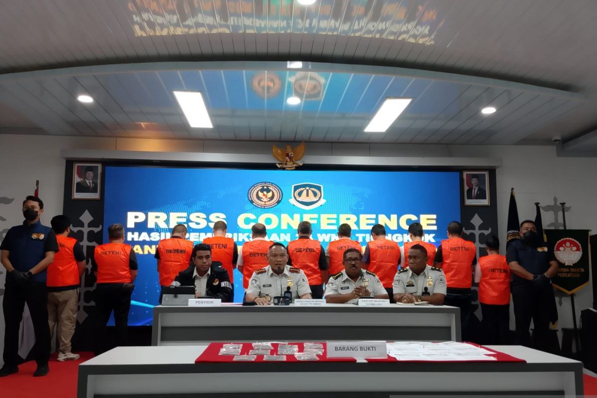 Maluku Immigration Deports 11 Illegal Chinese Miners