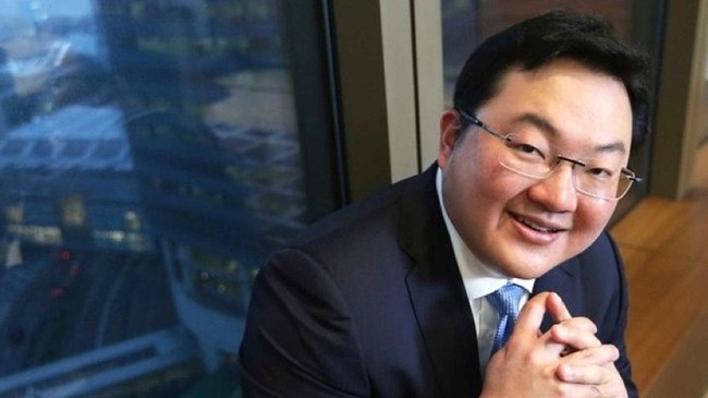 Fugitive in Rp 78 Trillion Mega-Corruption Scandal Suddenly Begs Trump for Pardon – How Could That Happen?