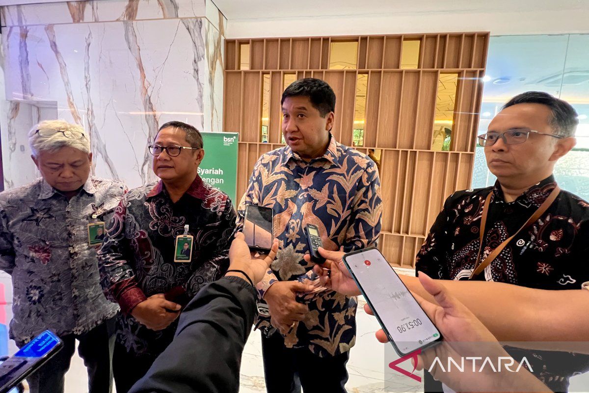 Minister Ara Ready to Accelerate Renovation of 10,000 Houses for Parents of People's School Students