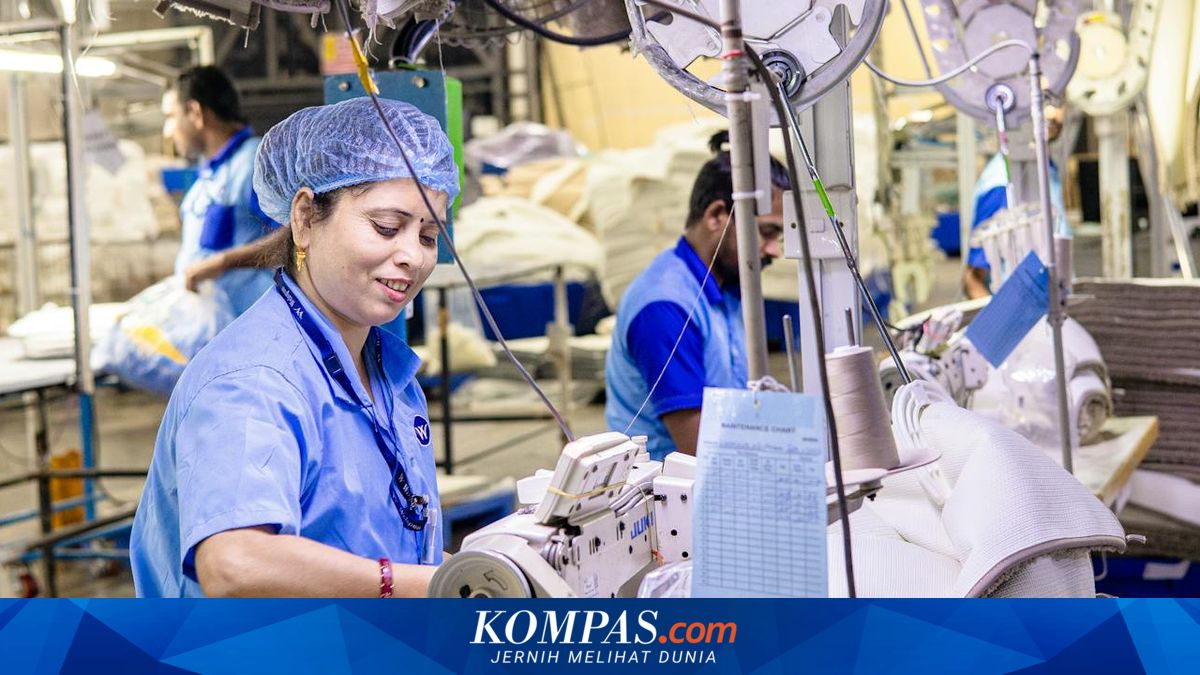 Rupiah Weakness Increases Textile Industry Production Costs