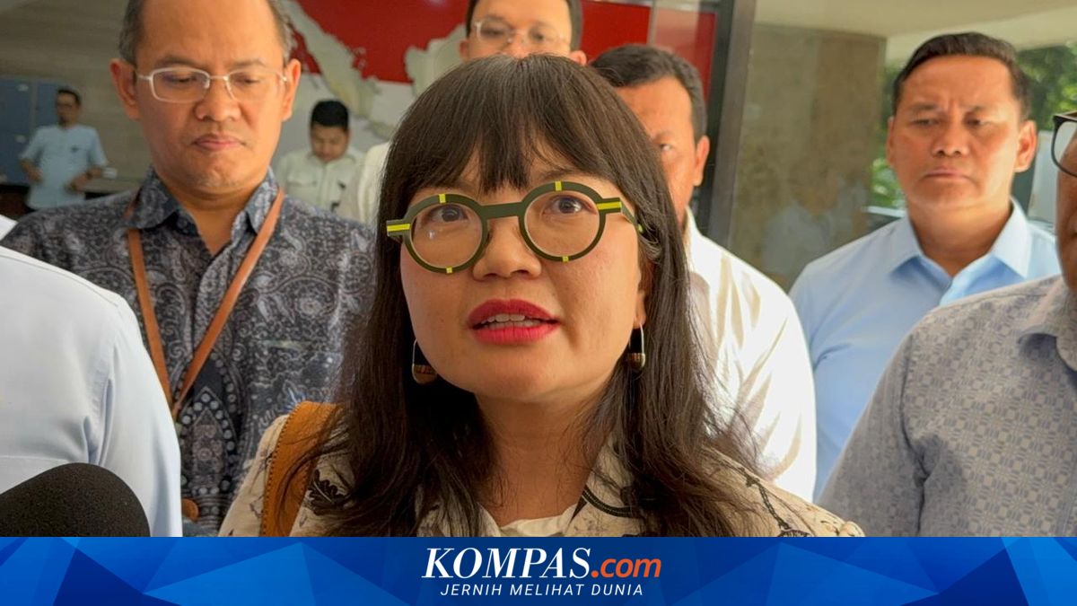 Stella Believes Graduates of Garuda School Will Become Future Nobel Laureates