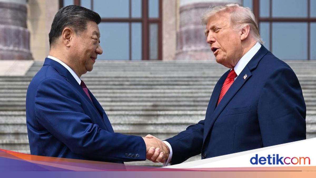 Meeting in Beijing, Trump Repeatedly Praises Xi Jinping