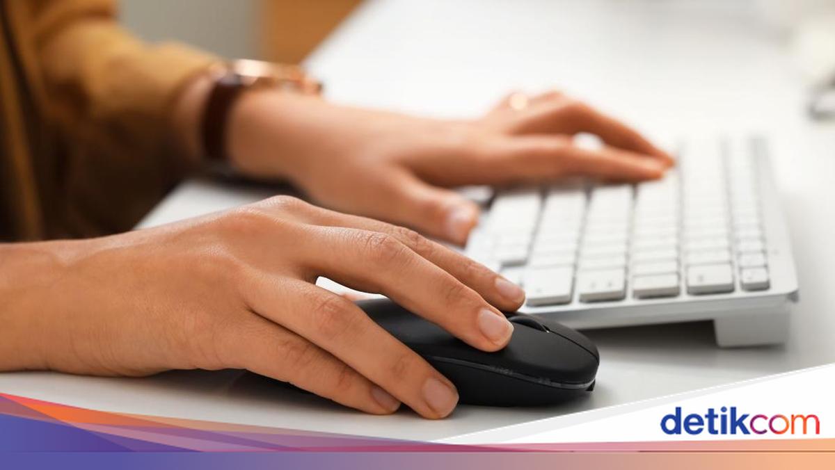 Working on Public Holidays: Does It Count as Overtime? Here Are the Rules