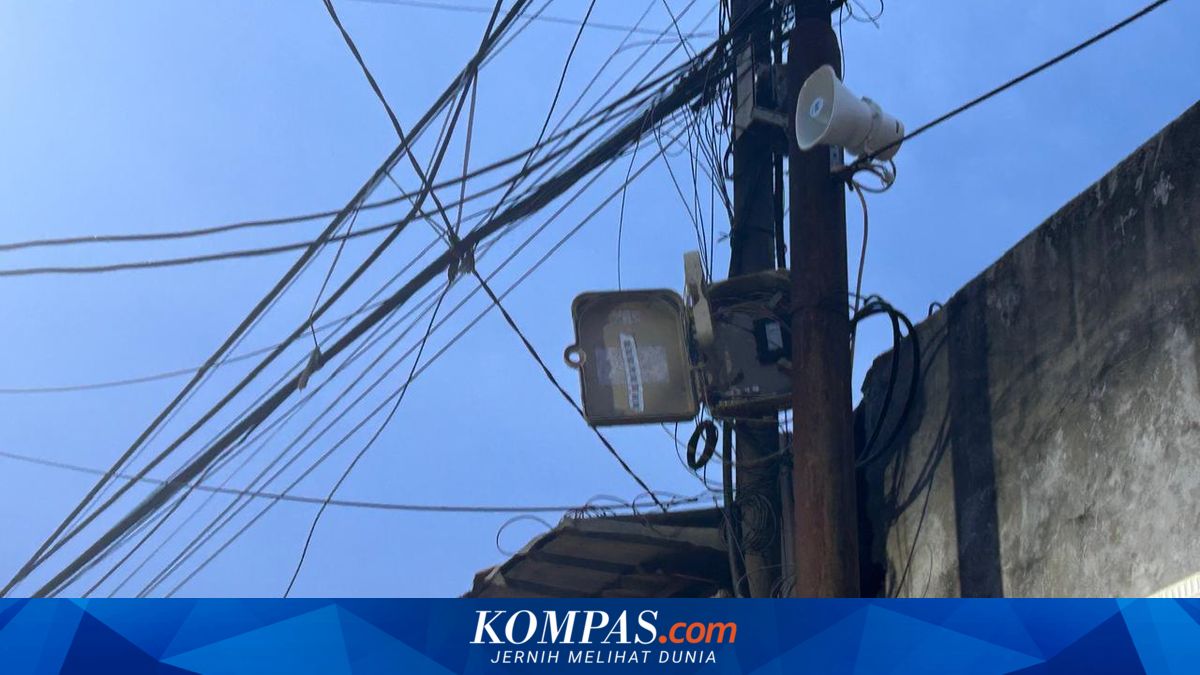 Not Your Average Loudspeaker: South Jakarta's Gandaria RT Head Uses ...