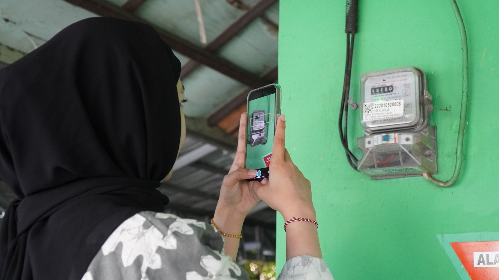 PLN Tips for Calculating Electricity Payment Components and Managing Usage Patterns