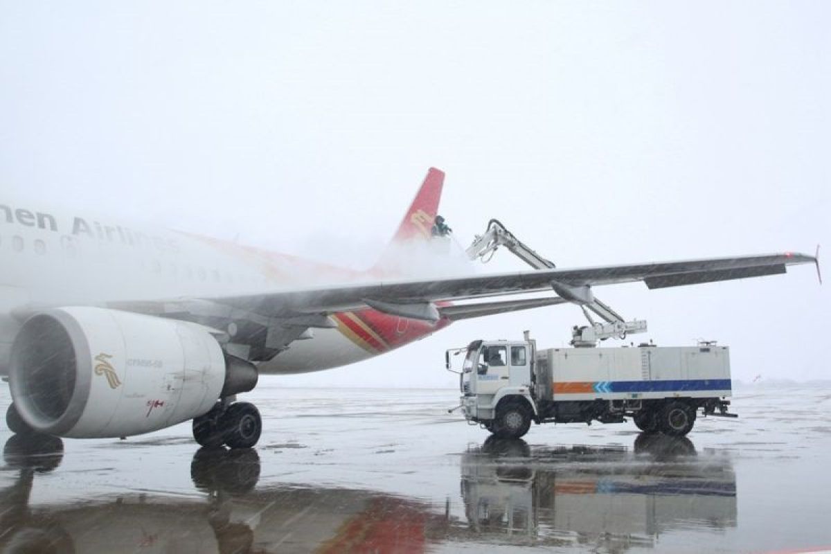Chinese airlines raise domestic fuel surcharge fees