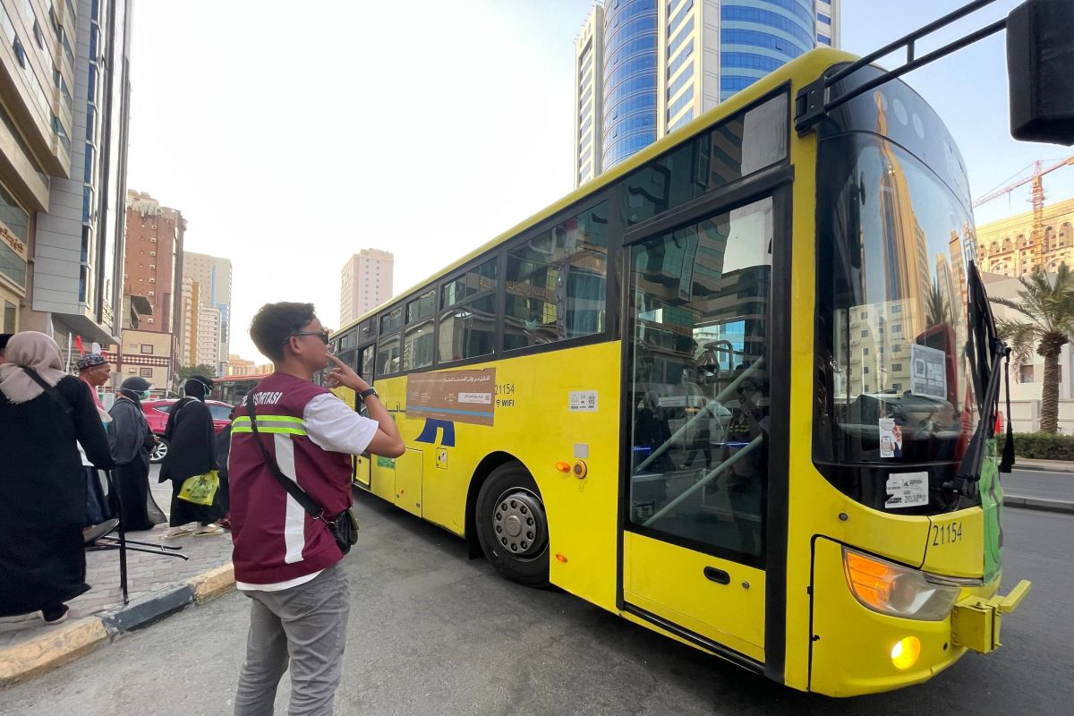 PPIH prepares Shalawat bus stop attendants for full 24-hour operation