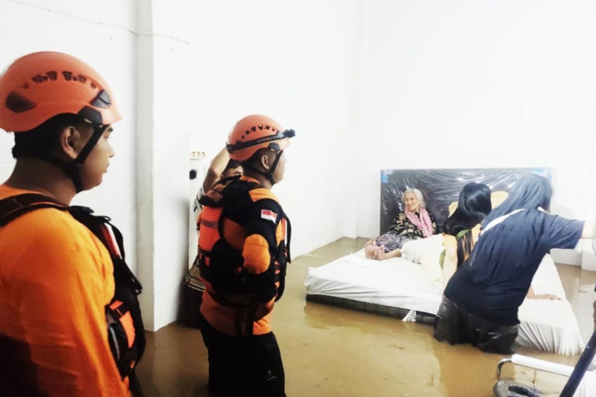 Lumajang Disaster Management Agency Responds to Semeru River Flooding Affecting 300 Households