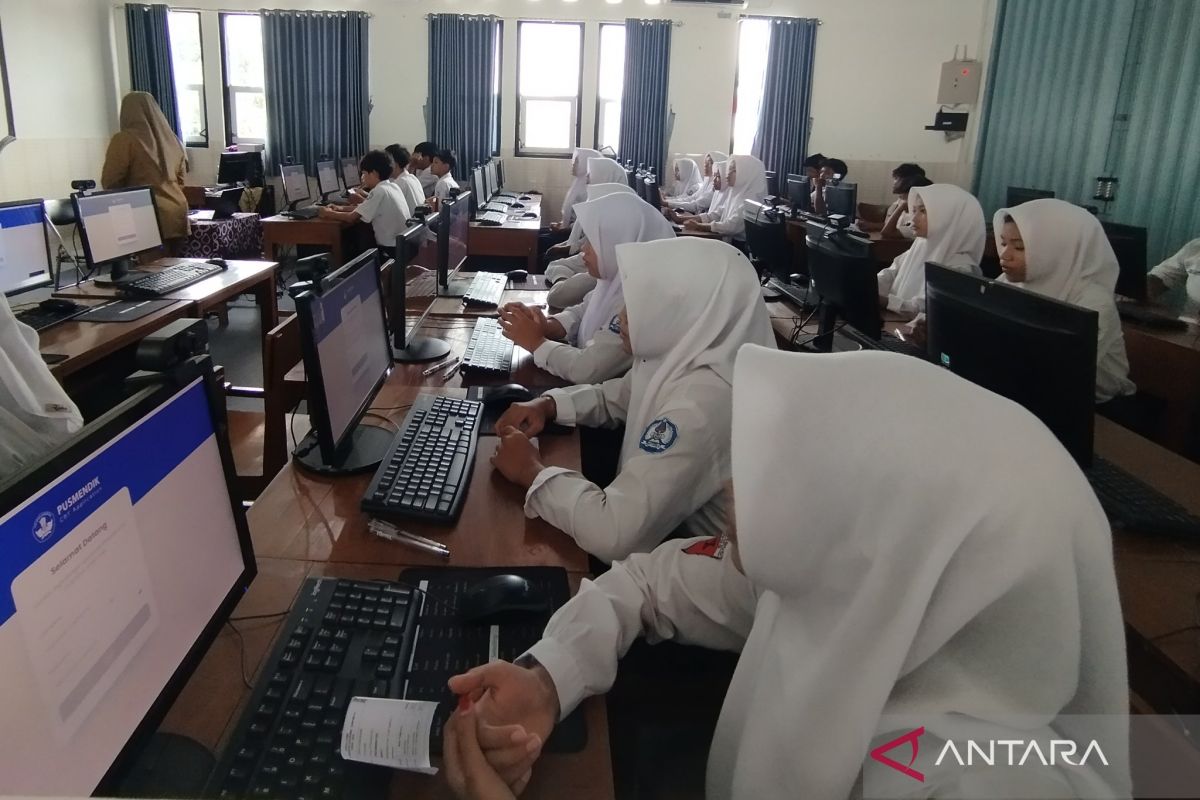 Demak Regency Government Provides Trauma Healing for Students Affected by Food Poisoning from the Free Nutritious Meal Programme