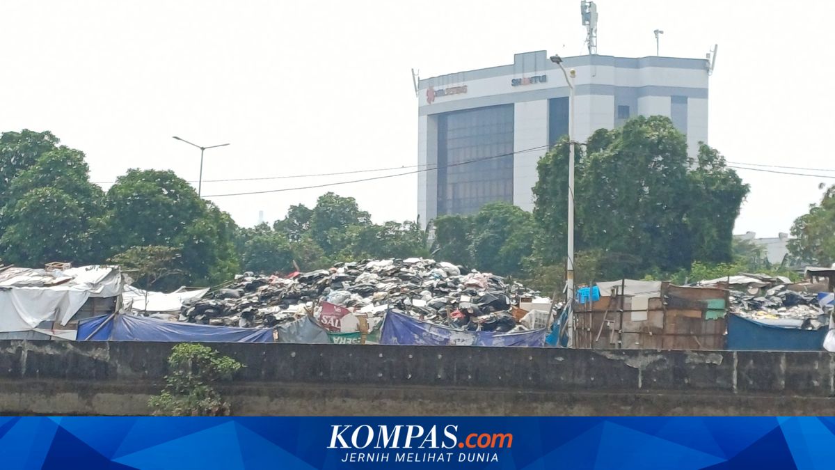 Illegal Waste Disposal Site in North Jakarta Not Fully Addressed, Residents Request Action