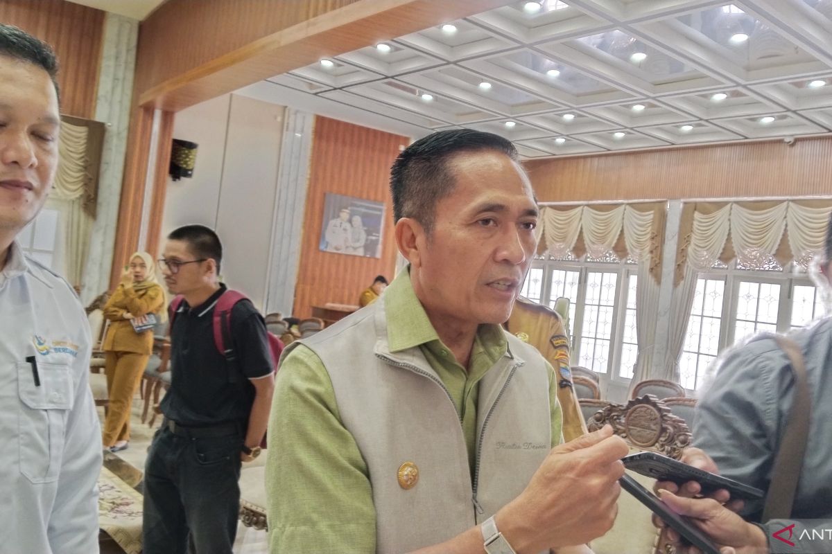 Palembang officially imposes a fine of IDR 500,000 for littering