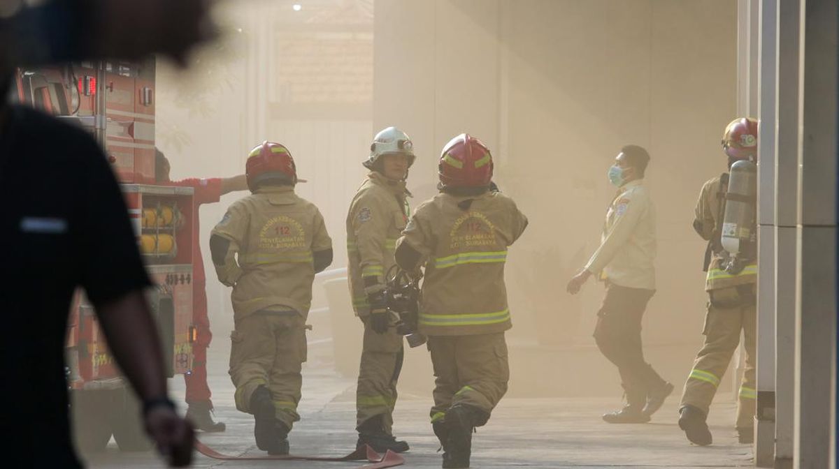 Fire at Soetomo Hospital Suspected to be Caused by Short Circuit in Pharmacy Refrigerator