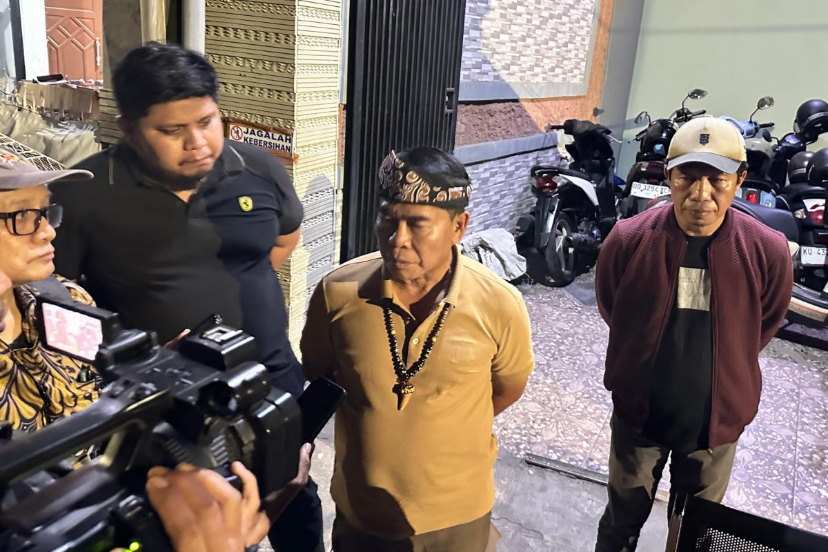 Governor of North Kalimantan Visits Student Allegedly a Victim of Captivity