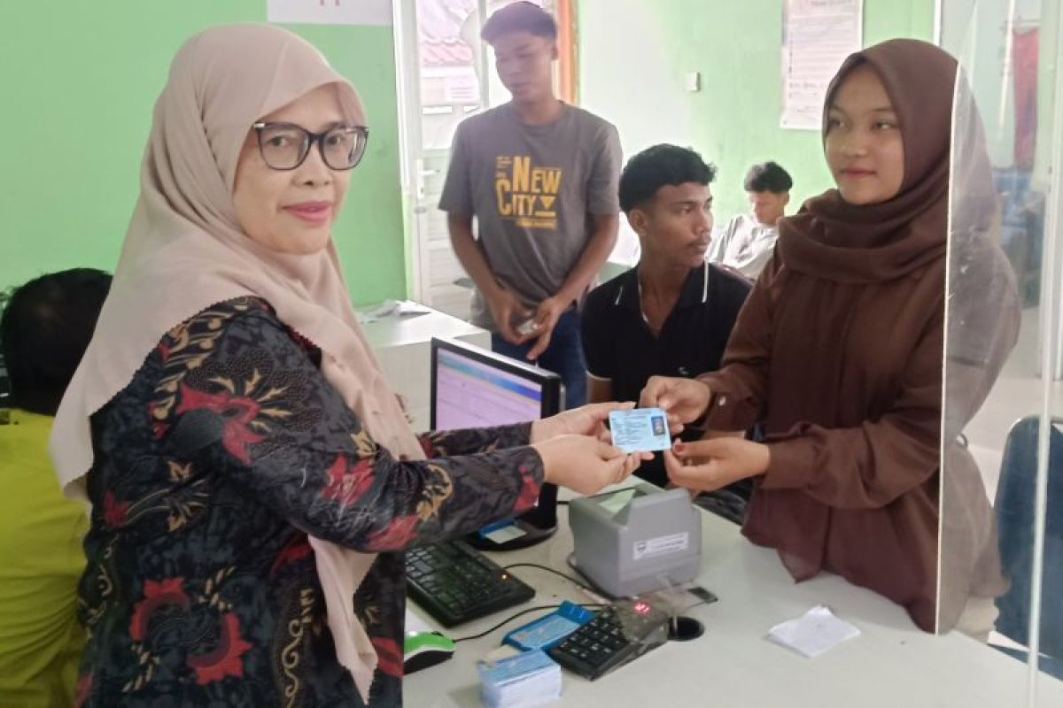 West Pasaman provides civil administration services on public holidays