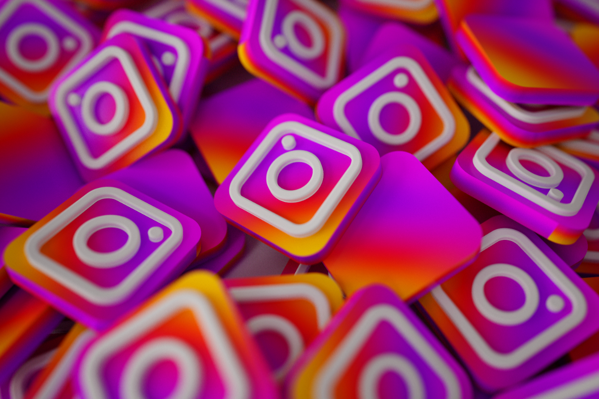 What is Instants? Instagram's New Feature Similar to Instastory